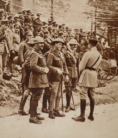 Eine internationale Gruppe an der italienischen Front, 1917: Prinz von Wales in der Mitte von English Photographer